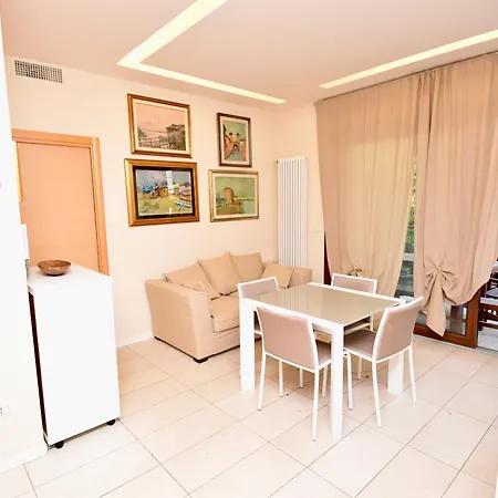 Daire Tasso Con Ampio Terrazzo Llido Degli Estensi