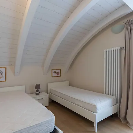 Tasso Con Ampio Terrazzo Apartmán Llido Degli Estensi