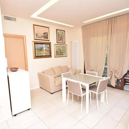 Tasso Con Ampio Terrazzo Apartmán Llido Degli Estensi